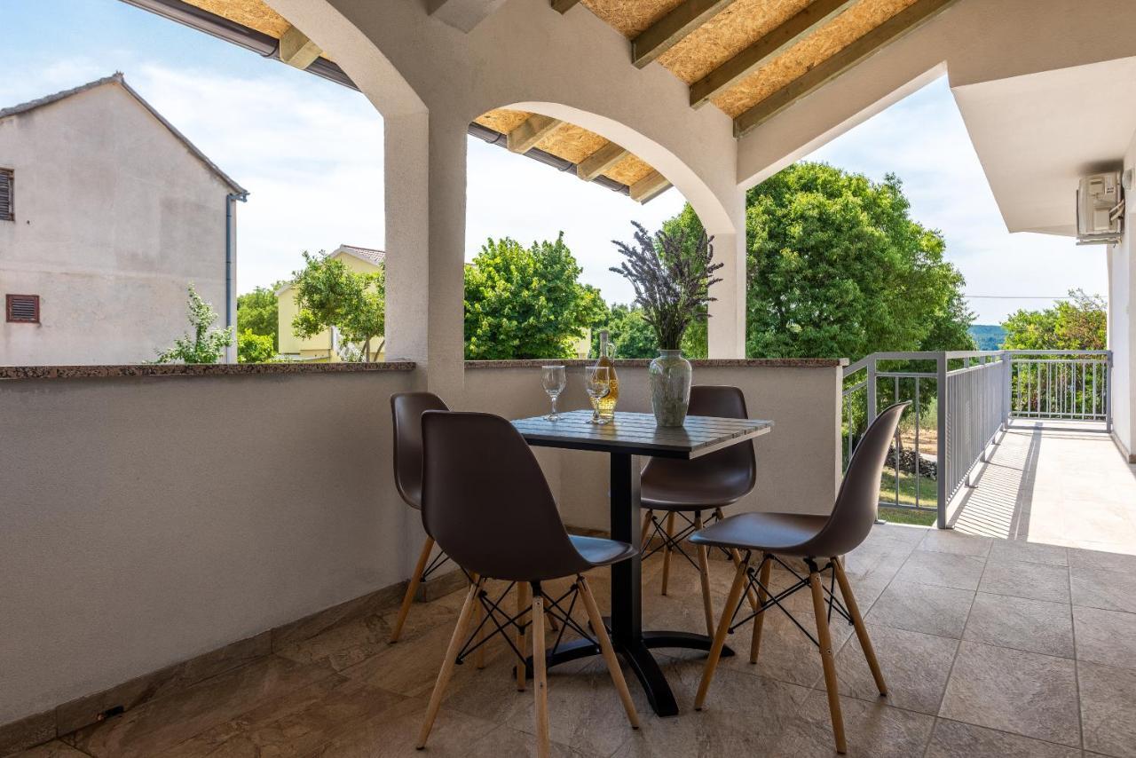 Apartmani Dupor Gornji Karin Zewnętrze zdjęcie