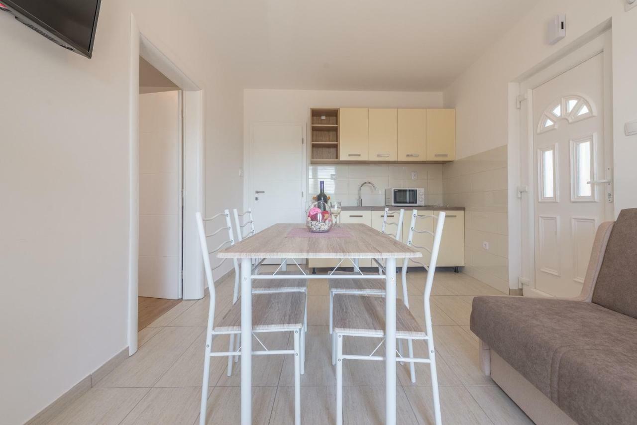 Apartmani Dupor Gornji Karin Zewnętrze zdjęcie