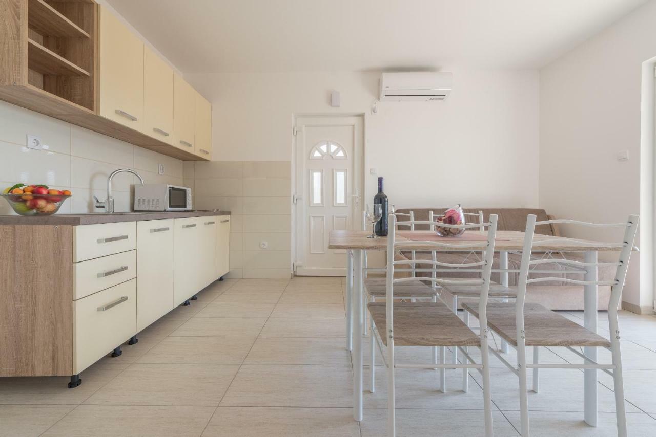 Apartmani Dupor Gornji Karin Zewnętrze zdjęcie