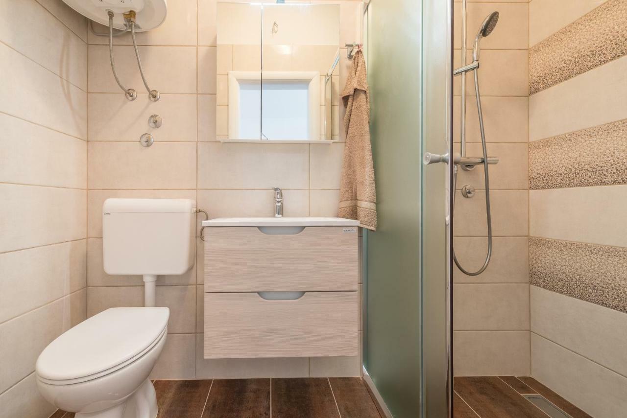 Apartmani Dupor Gornji Karin Zewnętrze zdjęcie