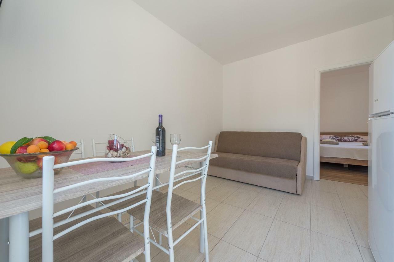 Apartmani Dupor Gornji Karin Zewnętrze zdjęcie