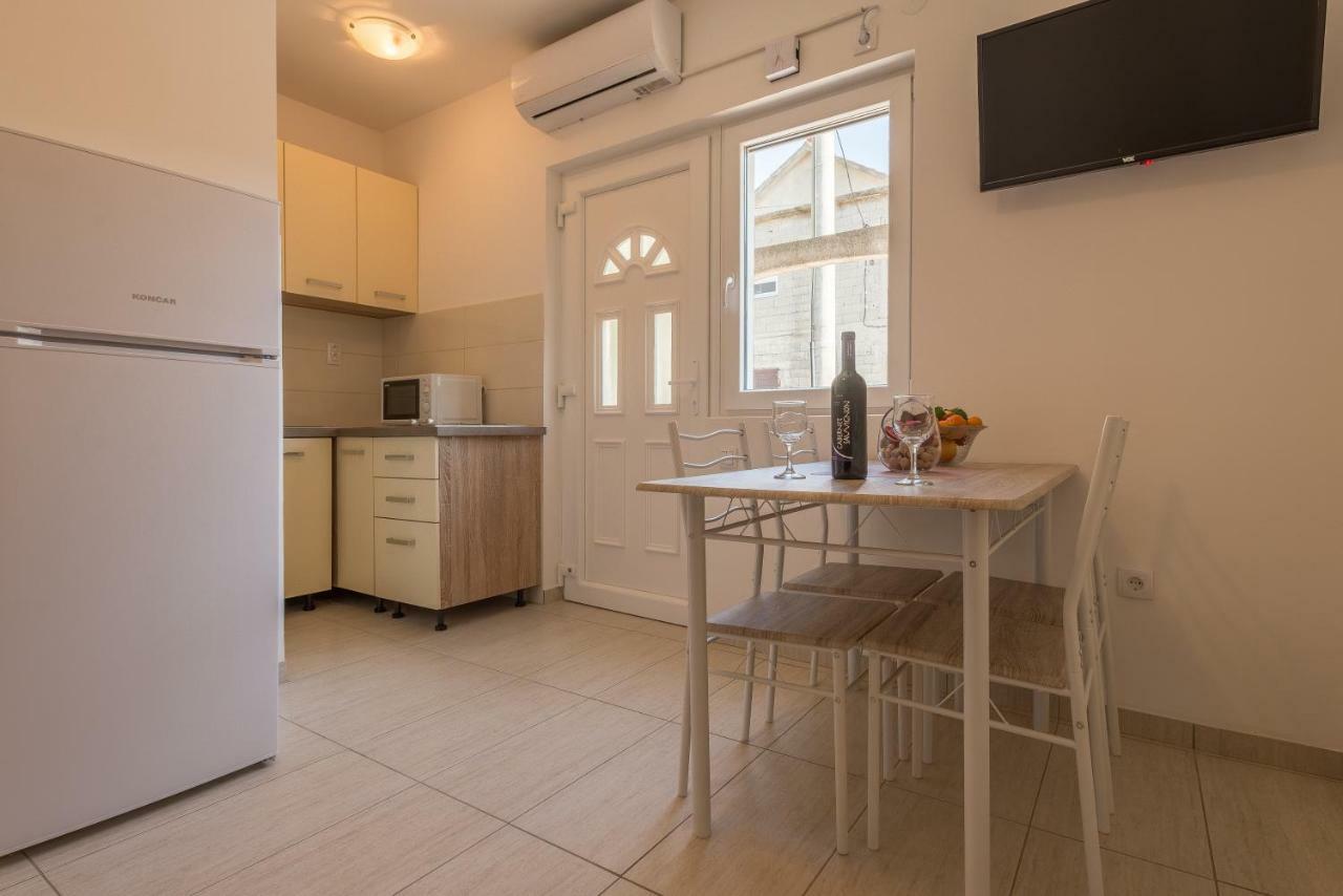 Apartmani Dupor Gornji Karin Zewnętrze zdjęcie