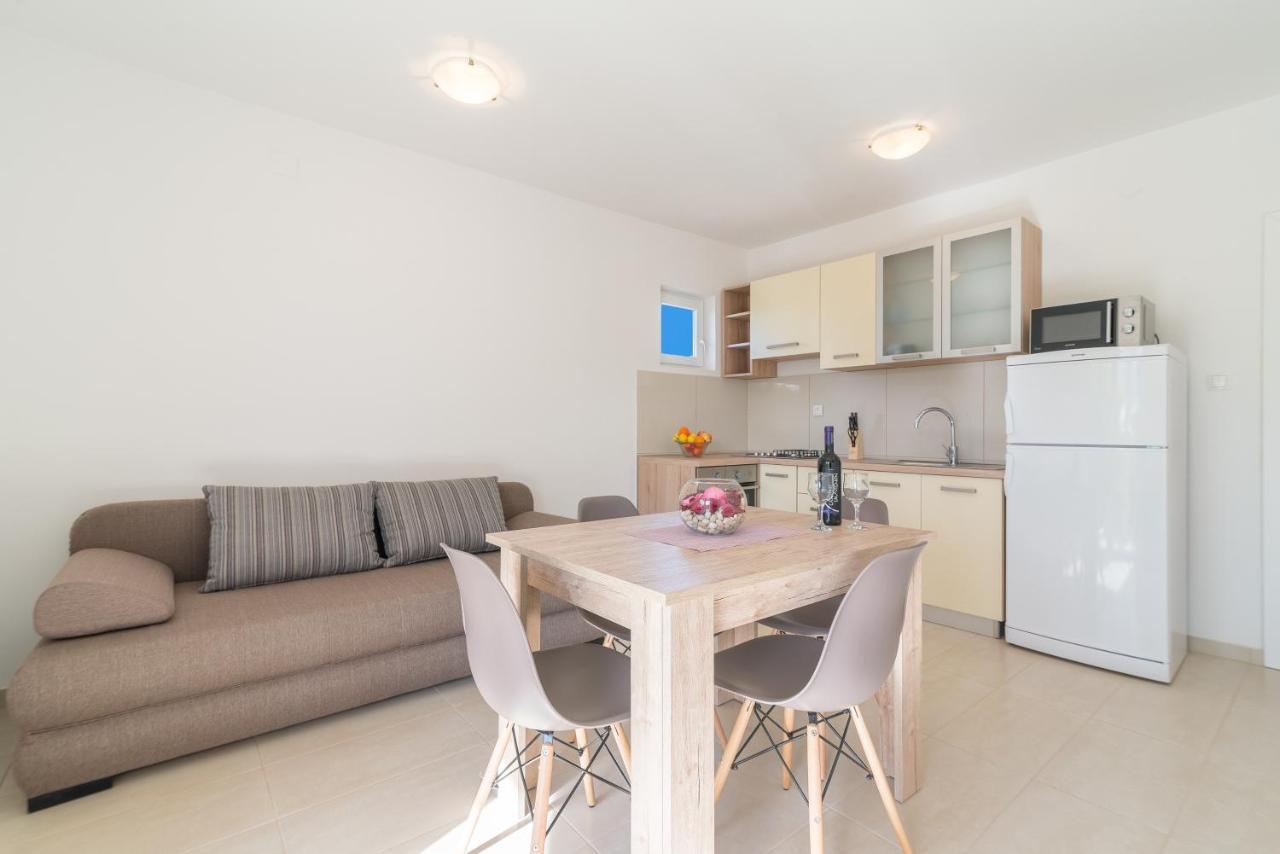 Apartmani Dupor Gornji Karin Zewnętrze zdjęcie