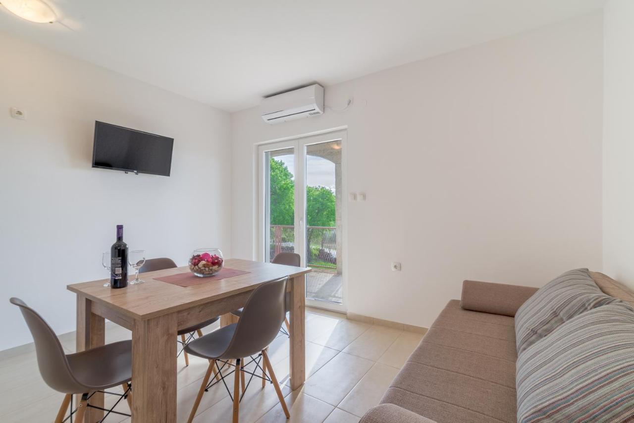 Apartmani Dupor Gornji Karin Zewnętrze zdjęcie